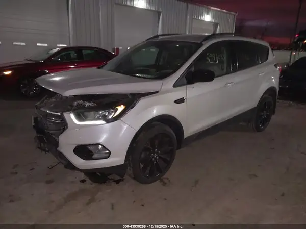1FMCU0GD8HUC47082 2017 FORD ESCAPE - Image 2