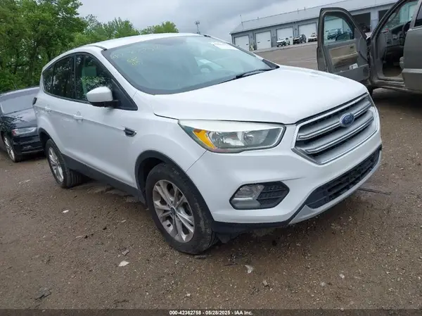 1FMCU0GD8HUC73102 2017 FORD ESCAPE - Image 1