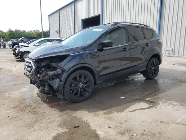 1FMCU0GD8HUC84732 2017 FORD ESCAPE - Image 1