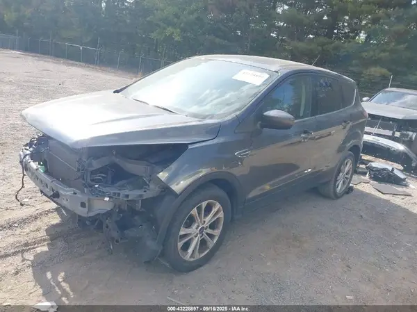 1FMCU0GD8HUD17812 2017 FORD ESCAPE - Image 2