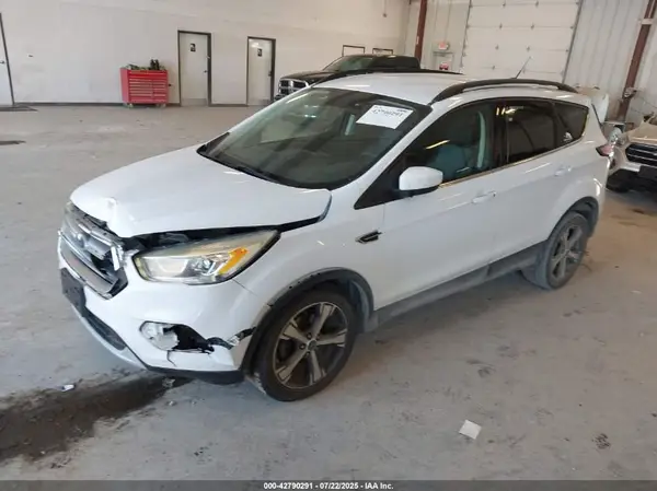 1FMCU0GD8HUD61602 2017 FORD ESCAPE - Image 2