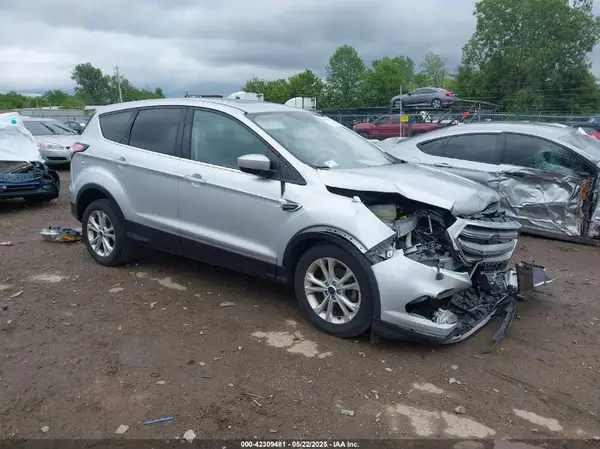 1FMCU0GD8HUD85074 2017 FORD ESCAPE - Image 1