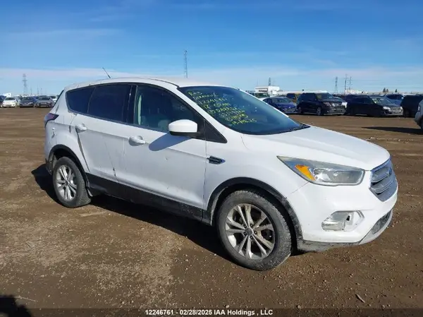 1FMCU0GD8HUD88802 2017 FORD ESCAPE - Image 1