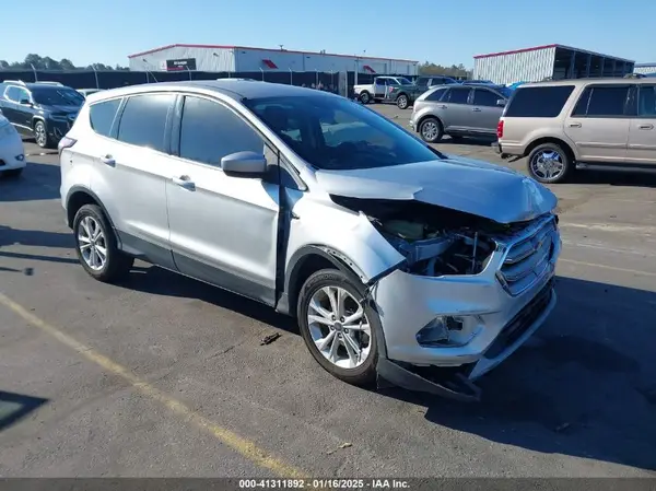 1FMCU0GD8HUE37870 2017 FORD ESCAPE - Image 1