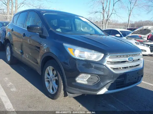 1FMCU0GD8HUE44687 2017 FORD ESCAPE - Image 1