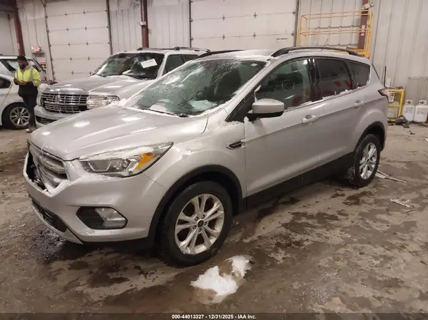 1FMCU0GD8HUE59190 2017 FORD ESCAPE - Image 2