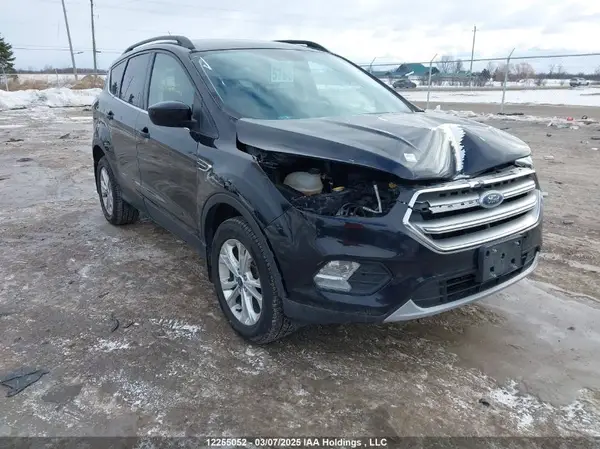 1FMCU0GD8HUE78256 2017 FORD ESCAPE - Image 1