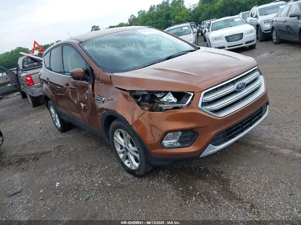 1FMCU0GD8HUE98474 2017 FORD ESCAPE - Image 1