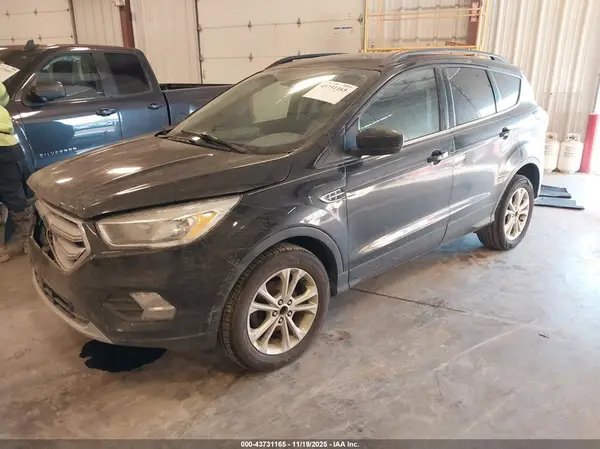 1FMCU0GD8JUA21873 2018 FORD ESCAPE - Image 2