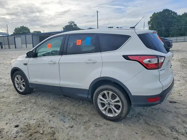 1FMCU0GD8JUA35675 2018 FORD ESCAPE - Image 2