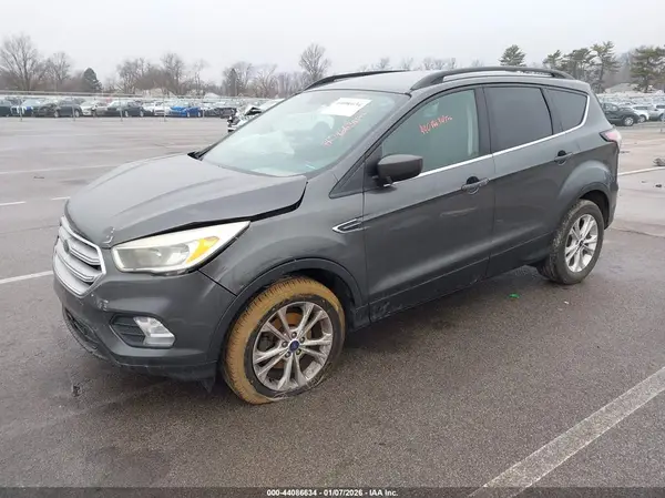 1FMCU0GD8JUA40147 2018 FORD ESCAPE - Image 2