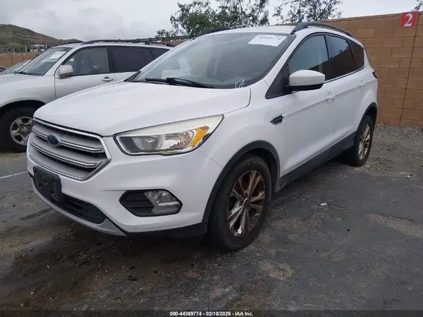 1FMCU0GD8JUA42500 2018 FORD ESCAPE - Image 2