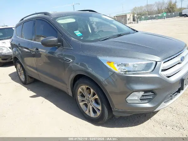 1FMCU0GD8JUA63895 2018 FORD ESCAPE - Image 1