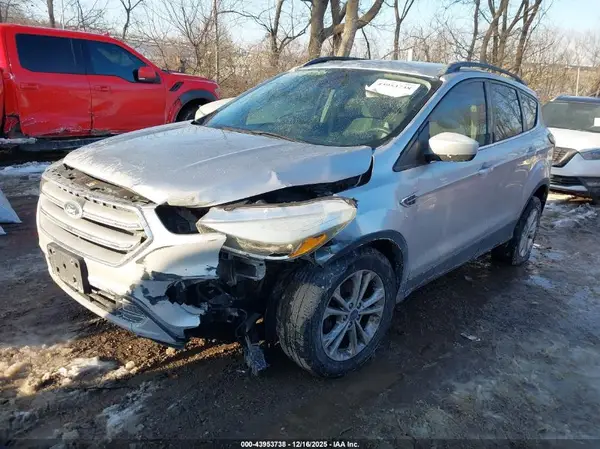 1FMCU0GD8JUA72774 2018 FORD ESCAPE - Image 2