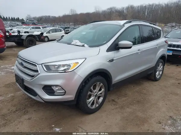 1FMCU0GD8JUA75822 2018 FORD ESCAPE - Image 2