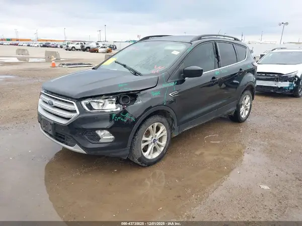 1FMCU0GD8JUB11749 2018 FORD ESCAPE - Image 2