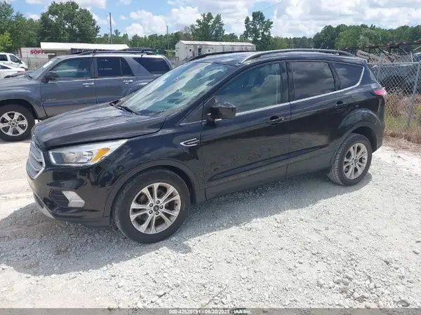 1FMCU0GD8JUB45769 2018 FORD ESCAPE - Image 2