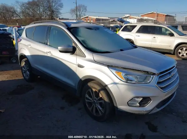 1FMCU0GD8JUB94504 2018 FORD ESCAPE - Image 1