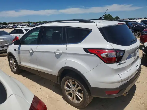 1FMCU0GD8JUC11723 2018 FORD ESCAPE - Image 2