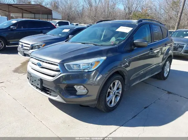 1FMCU0GD8JUC20471 2018 FORD ESCAPE - Image 2