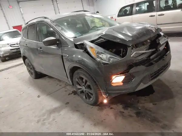 1FMCU0GD8JUD09747 2018 FORD ESCAPE - Image 1