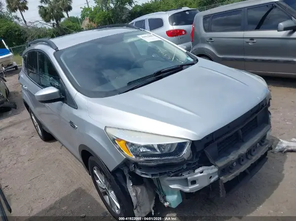 1FMCU0GD8JUD14740 2018 FORD ESCAPE - Image 1