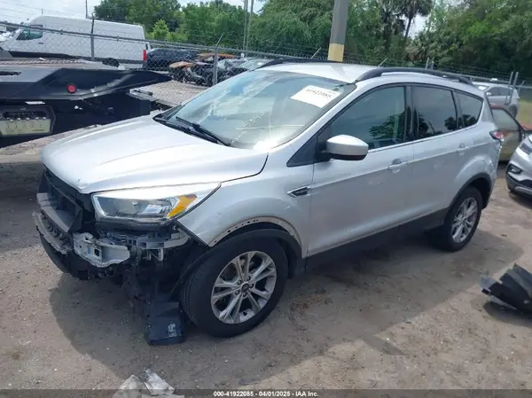 1FMCU0GD8JUD14740 2018 FORD ESCAPE - Image 2