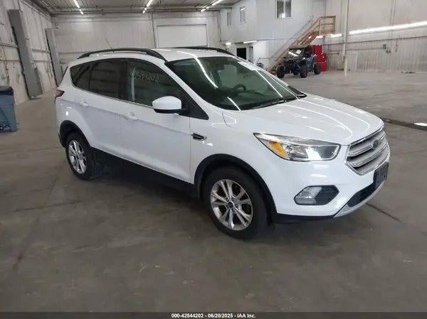 1FMCU0GD8JUD19615 2018 FORD ESCAPE - Image 1
