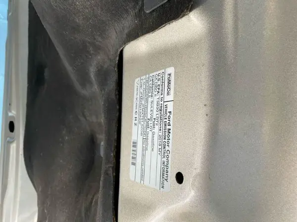 1FMCU0GD8JUD39251 2018 FORD ESCAPE - Image 1