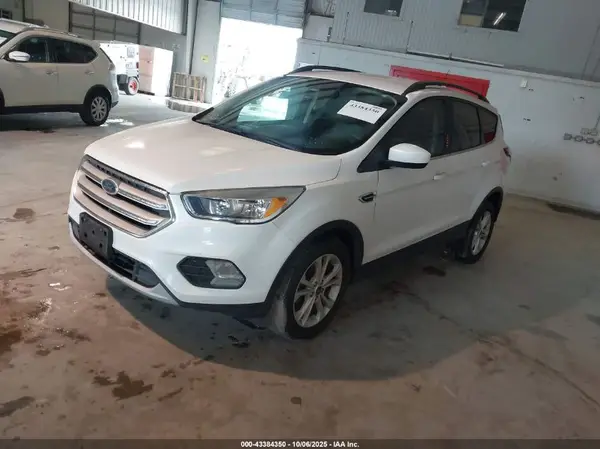 1FMCU0GD8JUD43378 2018 FORD ESCAPE - Image 2