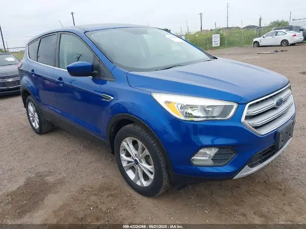 1FMCU0GD8KUA17808 2019 FORD ESCAPE - Image 1