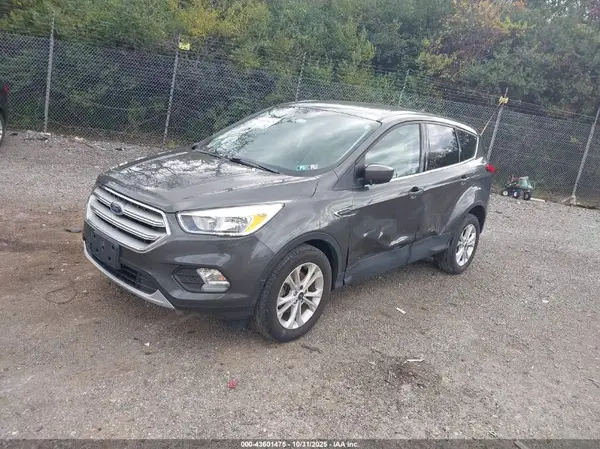 1FMCU0GD8KUA22460 2019 FORD ESCAPE - Image 2