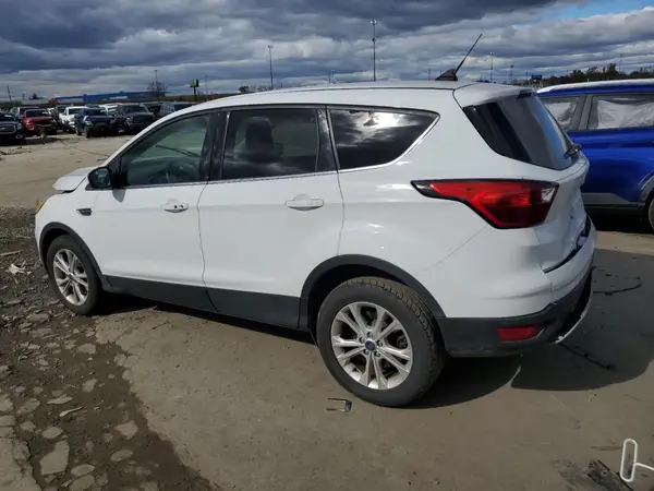 1FMCU0GD8KUA24211 2019 FORD ESCAPE - Image 2