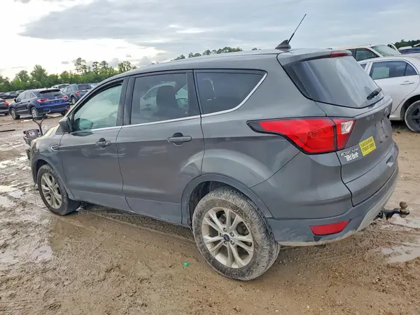 1FMCU0GD8KUA50730 2019 FORD ESCAPE - Image 2
