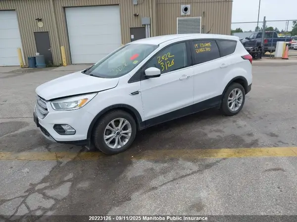 1FMCU0GD8KUA82710 2019 FORD ESCAPE - Image 2
