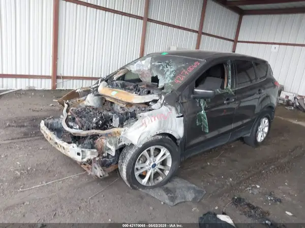 1FMCU0GD8KUB01370 2019 FORD ESCAPE - Image 2