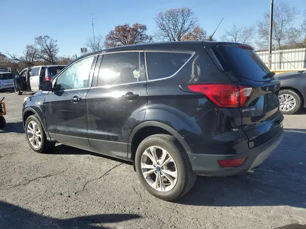 1FMCU0GD8KUB13230 2019 FORD ESCAPE - Image 2