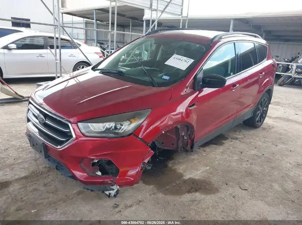 1FMCU0GD8KUB77882 2019 FORD ESCAPE - Image 2