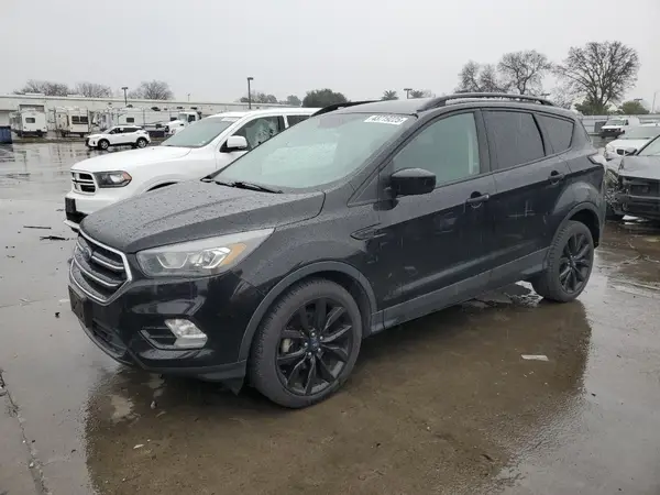 1FMCU0GD9HUA15266 2017 FORD ESCAPE - Image 1
