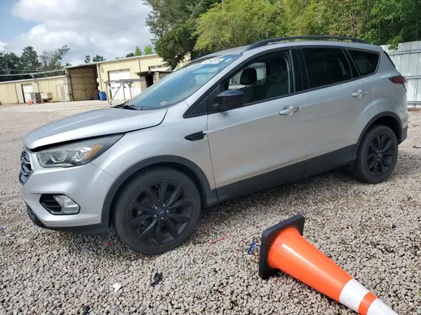 1FMCU0GD9HUA18636 2017 FORD ESCAPE - Image 1