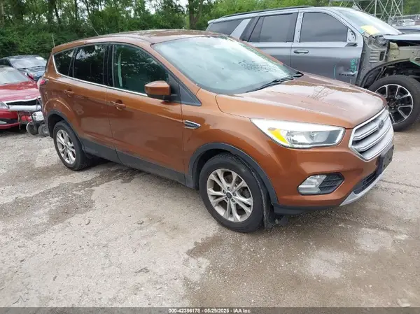 1FMCU0GD9HUA53712 2017 FORD ESCAPE - Image 1