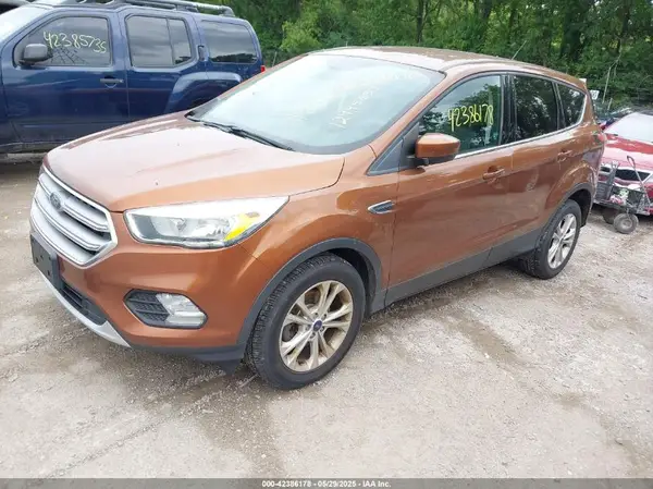 1FMCU0GD9HUA53712 2017 FORD ESCAPE - Image 2