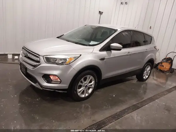 1FMCU0GD9HUB08269 2017 FORD ESCAPE - Image 2