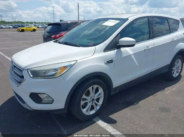 1FMCU0GD9HUB14234 2017 FORD ESCAPE - Image 2
