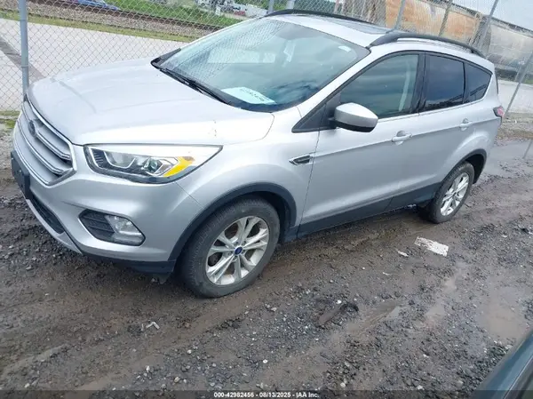 1FMCU0GD9HUB40526 2017 FORD ESCAPE - Image 2