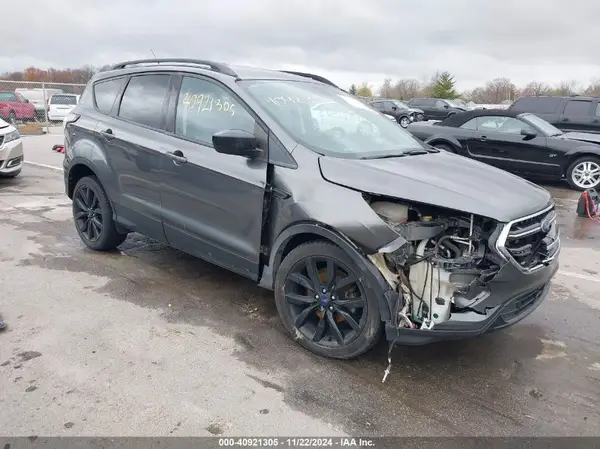 1FMCU0GD9HUC09179 2017 FORD ESCAPE - Image 1