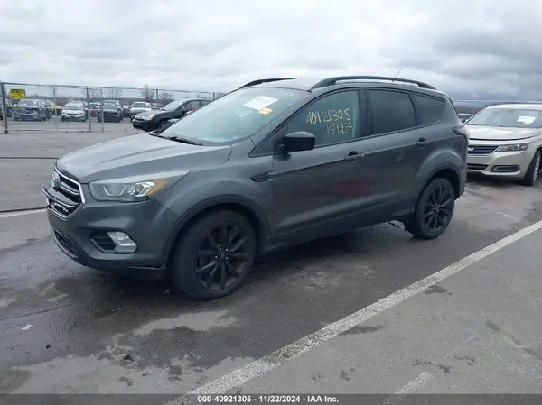 1FMCU0GD9HUC09179 2017 FORD ESCAPE - Image 2