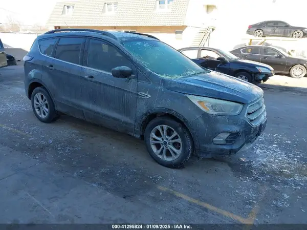1FMCU0GD9HUC12566 2017 FORD ESCAPE - Image 1