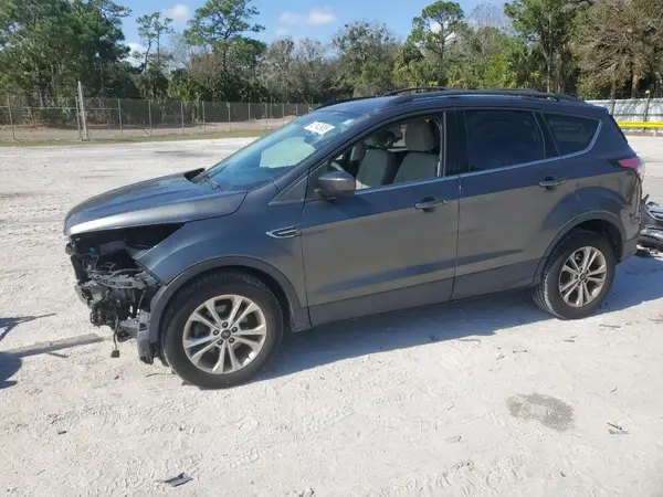 1FMCU0GD9HUC19419 2017 FORD ESCAPE - Image 1