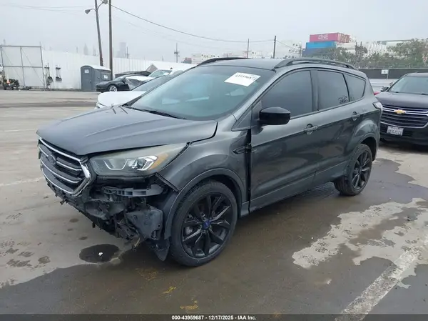 1FMCU0GD9HUC50766 2017 FORD ESCAPE - Image 2